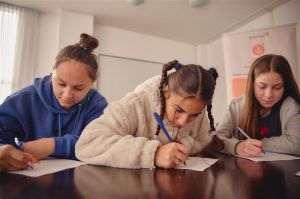 World Vision Romania: 84% dintre elevii susţinuţi de World Vision România din mediul rural au promovat Bacalaureatul în 2025